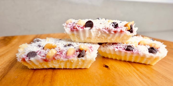 Frozen Yogurt Raspberry Bars